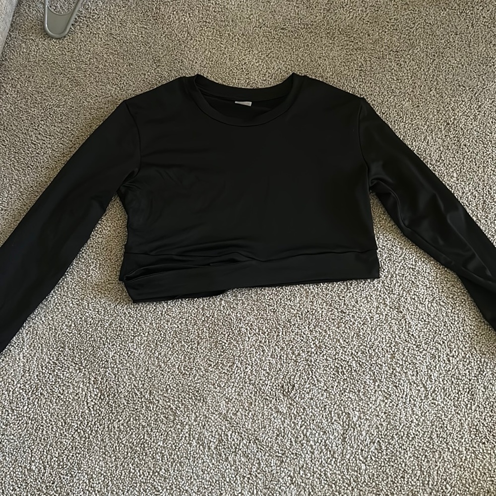 Black crop top